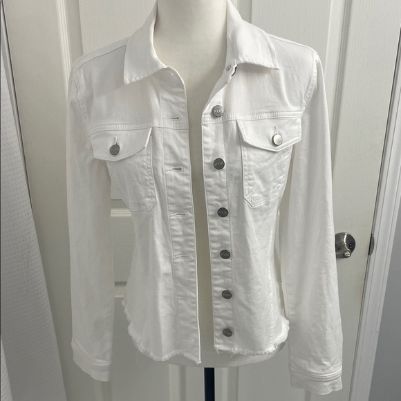 NWOT Women's White Denim Jacket Fitted Silver Buttons Size XS - Picture 2 of 15